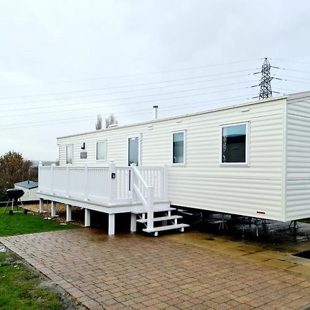 Escape City Caravan Lytchett Minster Bagian luar foto