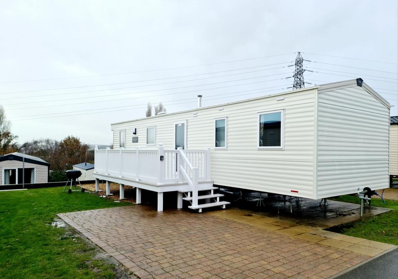 Escape City Caravan Lytchett Minster Bagian luar foto