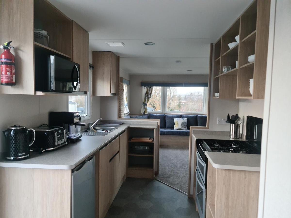 Escape City Caravan Lytchett Minster Bagian luar foto