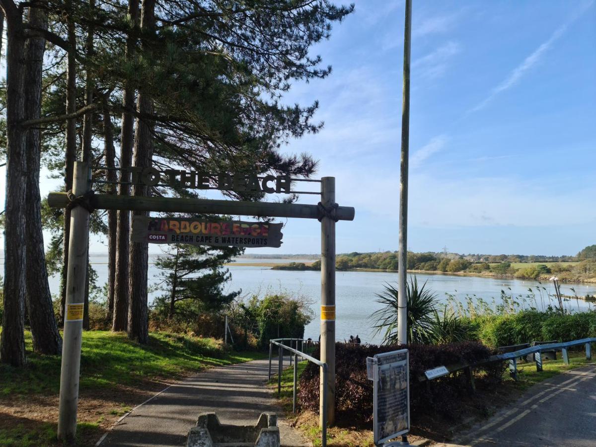 Escape City Caravan Lytchett Minster Bagian luar foto