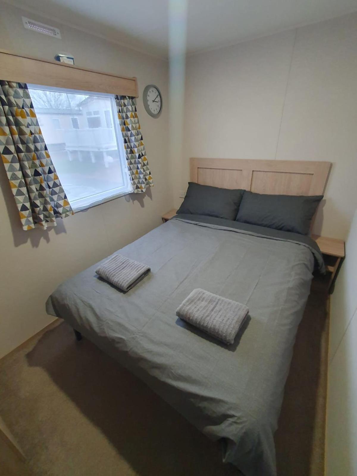 Escape City Caravan Lytchett Minster Bagian luar foto