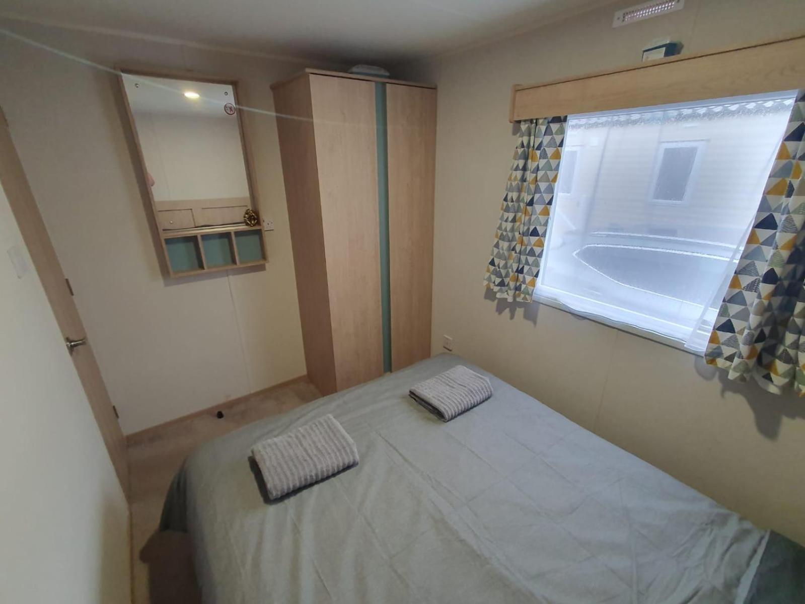 Escape City Caravan Lytchett Minster Bagian luar foto