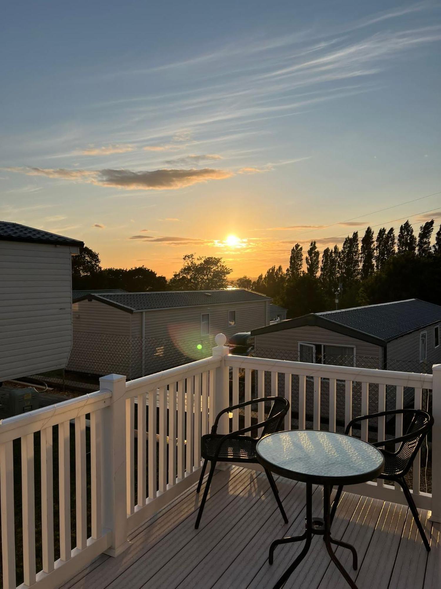 Escape City Caravan Lytchett Minster Bagian luar foto